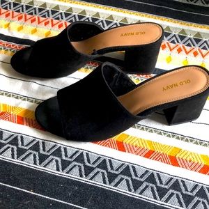 Old Navy NWOT suede sandals, square  heel